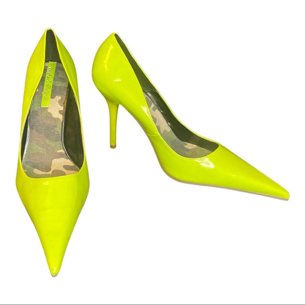 Long pointed toe